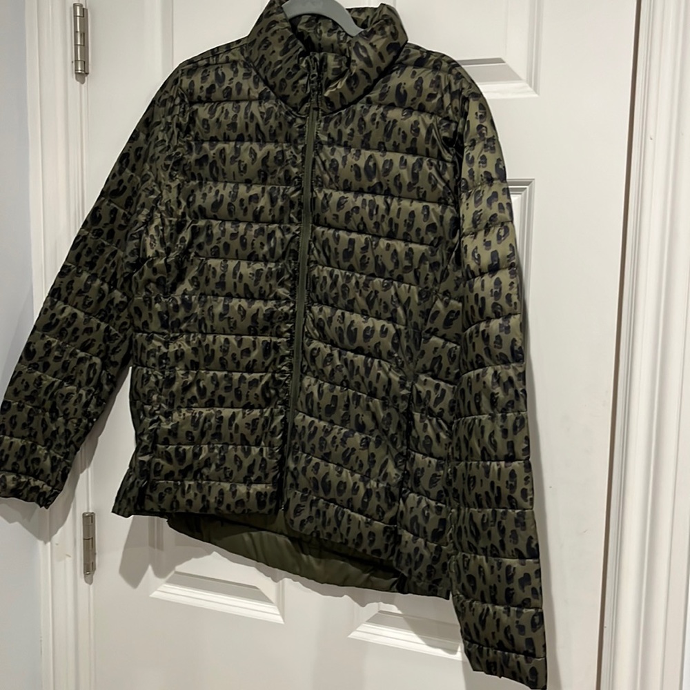 Green leopard print windbreaker